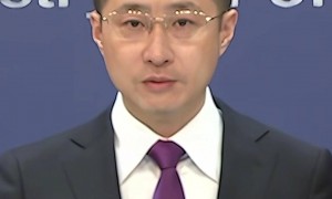 难怪高市敢挑衅台海！日本导弹宣传片中，用中国战舰当靶子