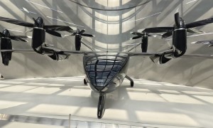 巡航速度超360公里/小时！小鹏展示新款飞行汽车汇天A868